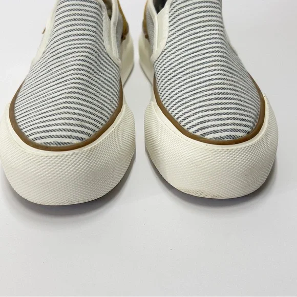 TOMMY BAHAMA Women’s Size 6 1/2 Canvas Striped Slip On Sneakers Shoes - Picture 5 of 10